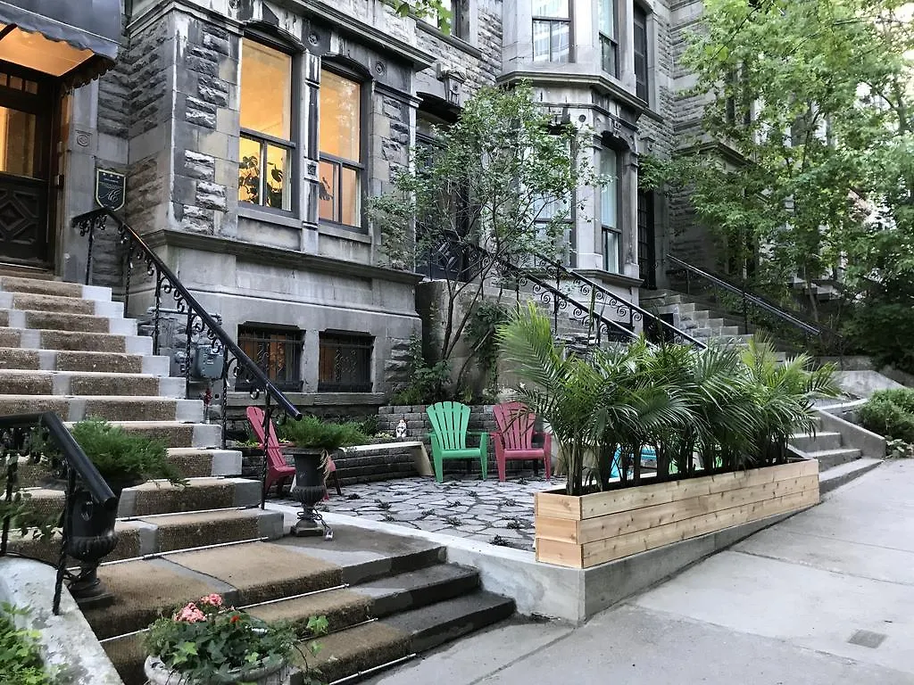 Ambrose House & Cafe - Self Check-In Guesthouse Montreal